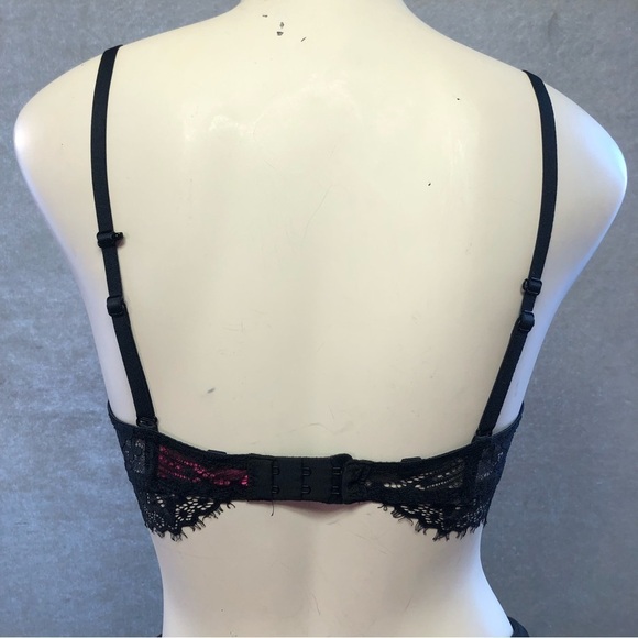 💕2/$35 💕 La Senza Beyond Sexy Classic Plunge Black with Rhinestones Bra 32C - Picture 2 of 7